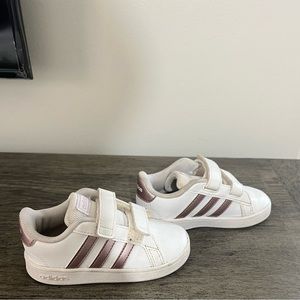 Adidas Grand court toddler size 7 sneakers white
